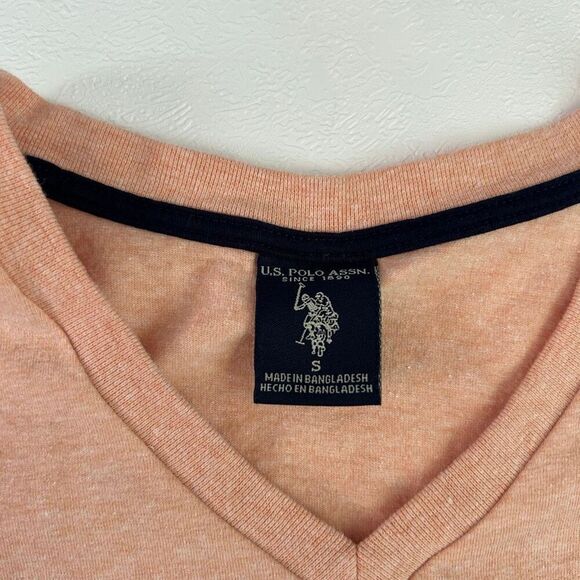U.S. Polo Assn. Men’s V-Neck T-Shirt Small Peach Logo Embroidered Casual Tee - Picture 3 of 4